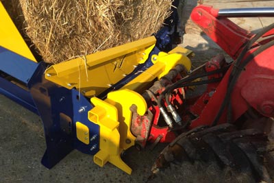 Reduced weight of the Warzée DE225 for round bales - light straw blower
